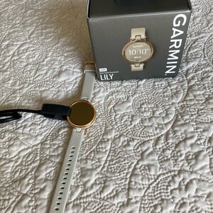 Garmin Lily Smartwatch with Rose Gold Trim